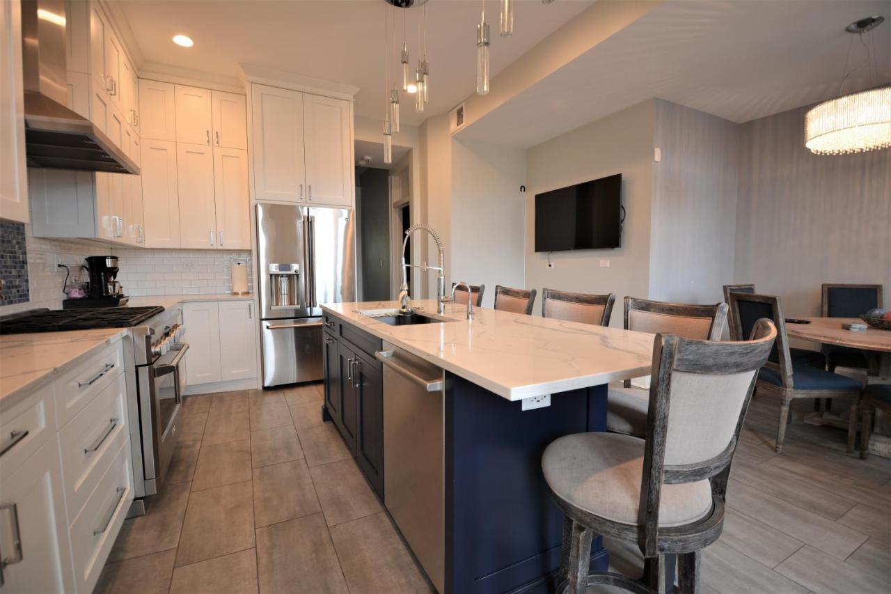 Penthouse Level, Stunning Wrigley Stay Chicago Ngoại thất bức ảnh